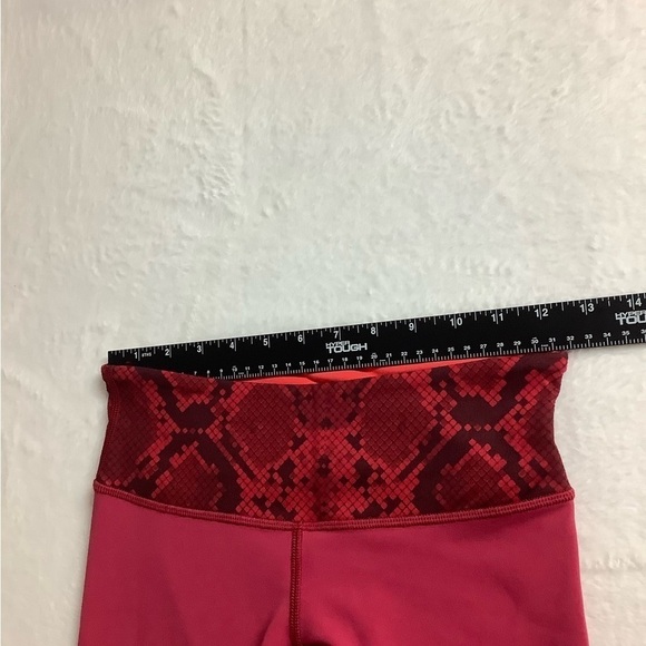 Lululemon Wunder Under Pant III (Reversible) Cranberry / Alarming Size 4 Legging - Picture 10 of 13